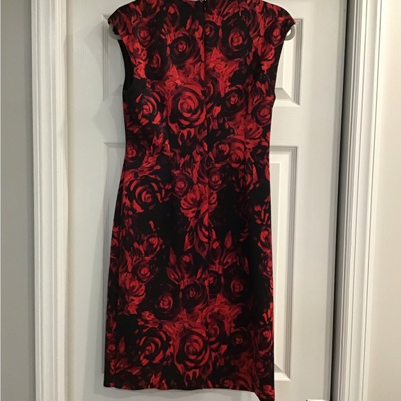 Ladies size 6 dress - Picture 2 of 2